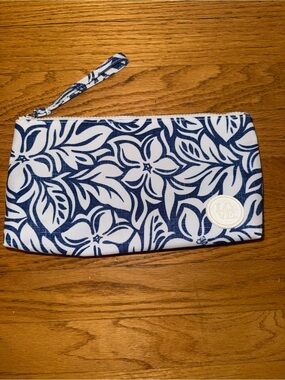 Love Navy Blue and White Floral Mini Wristlet